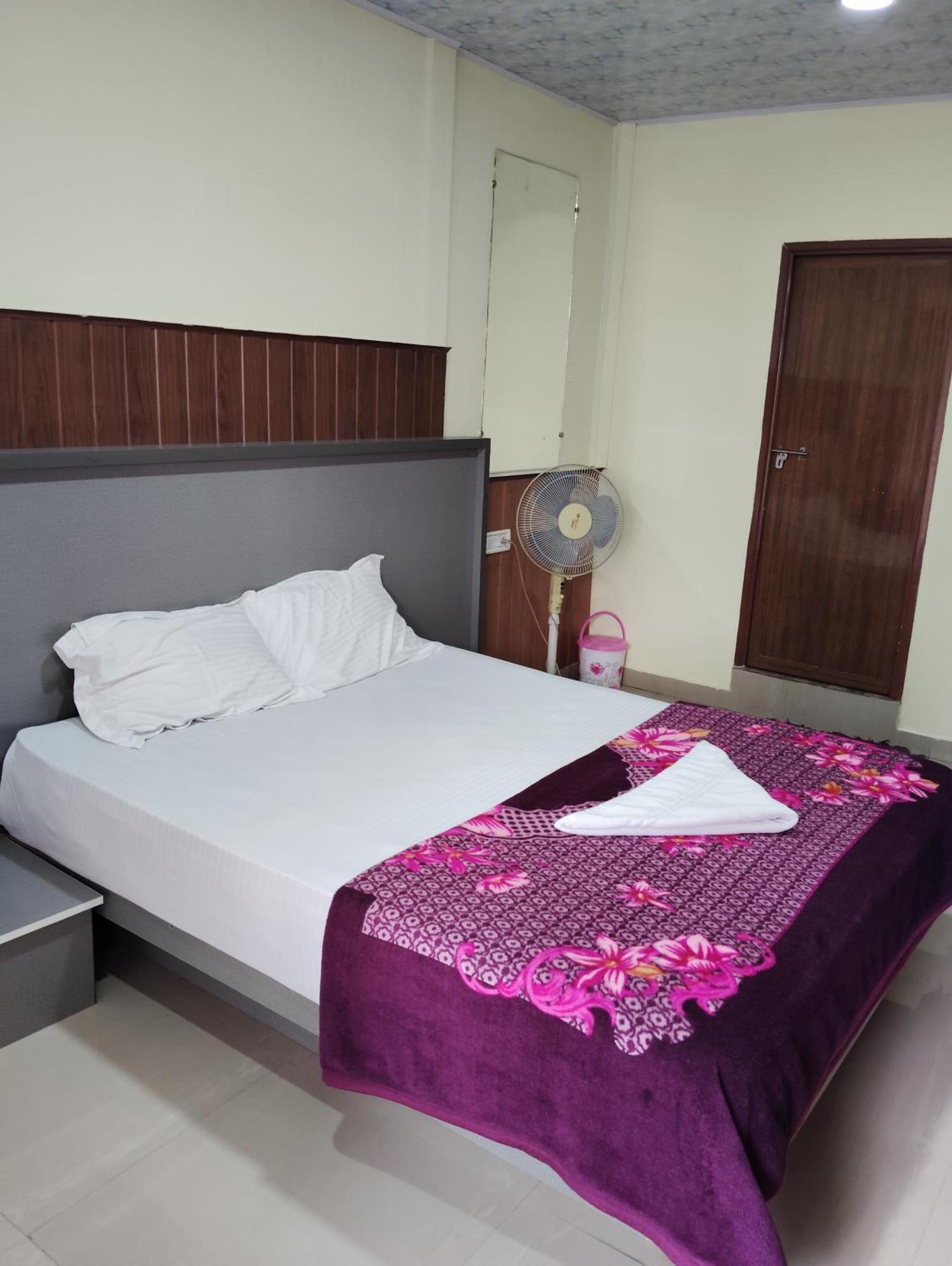 Riya Home Stay Munnar Anaviratty Bagian luar foto