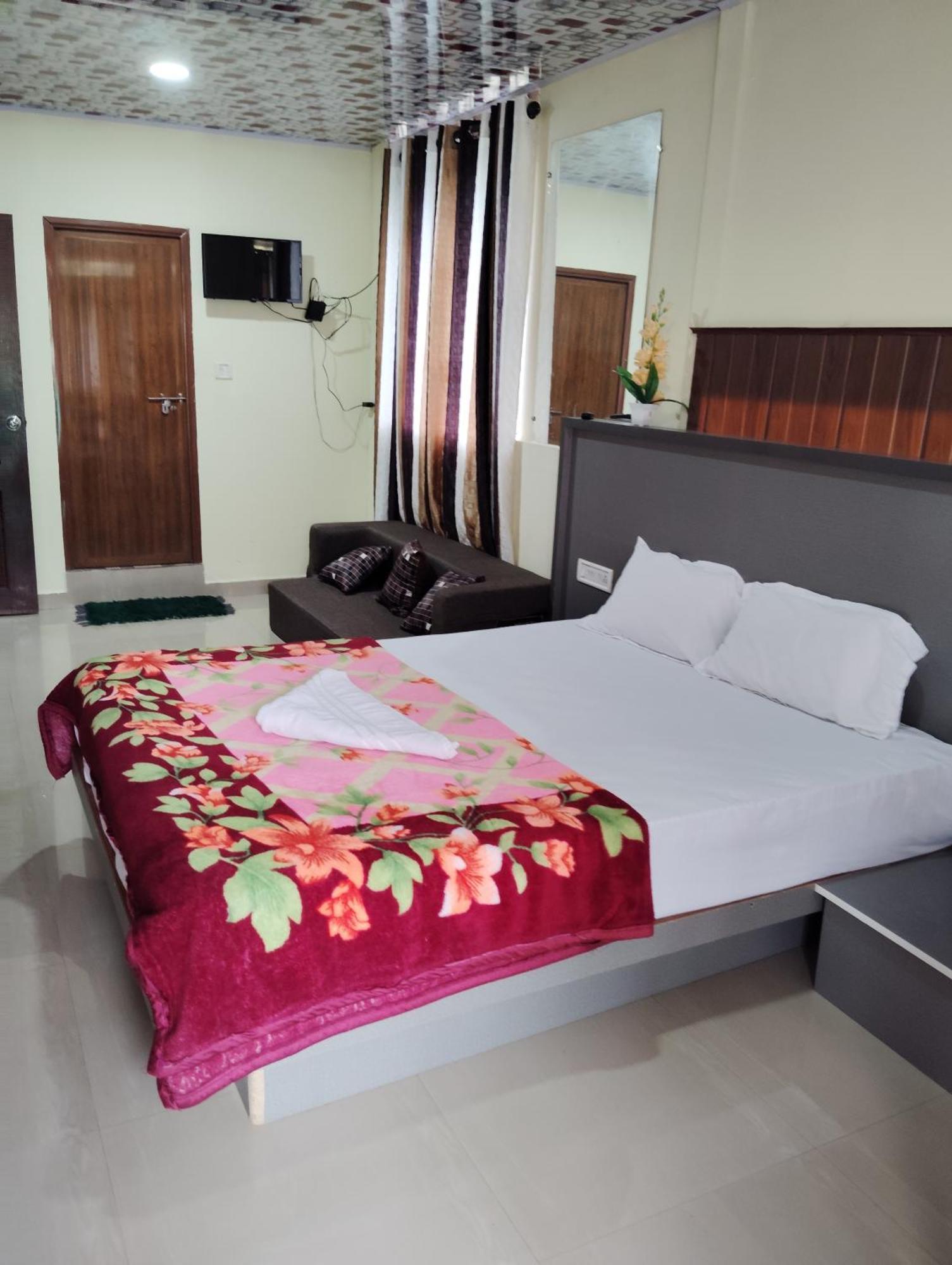 Riya Home Stay Munnar Anaviratty Bagian luar foto